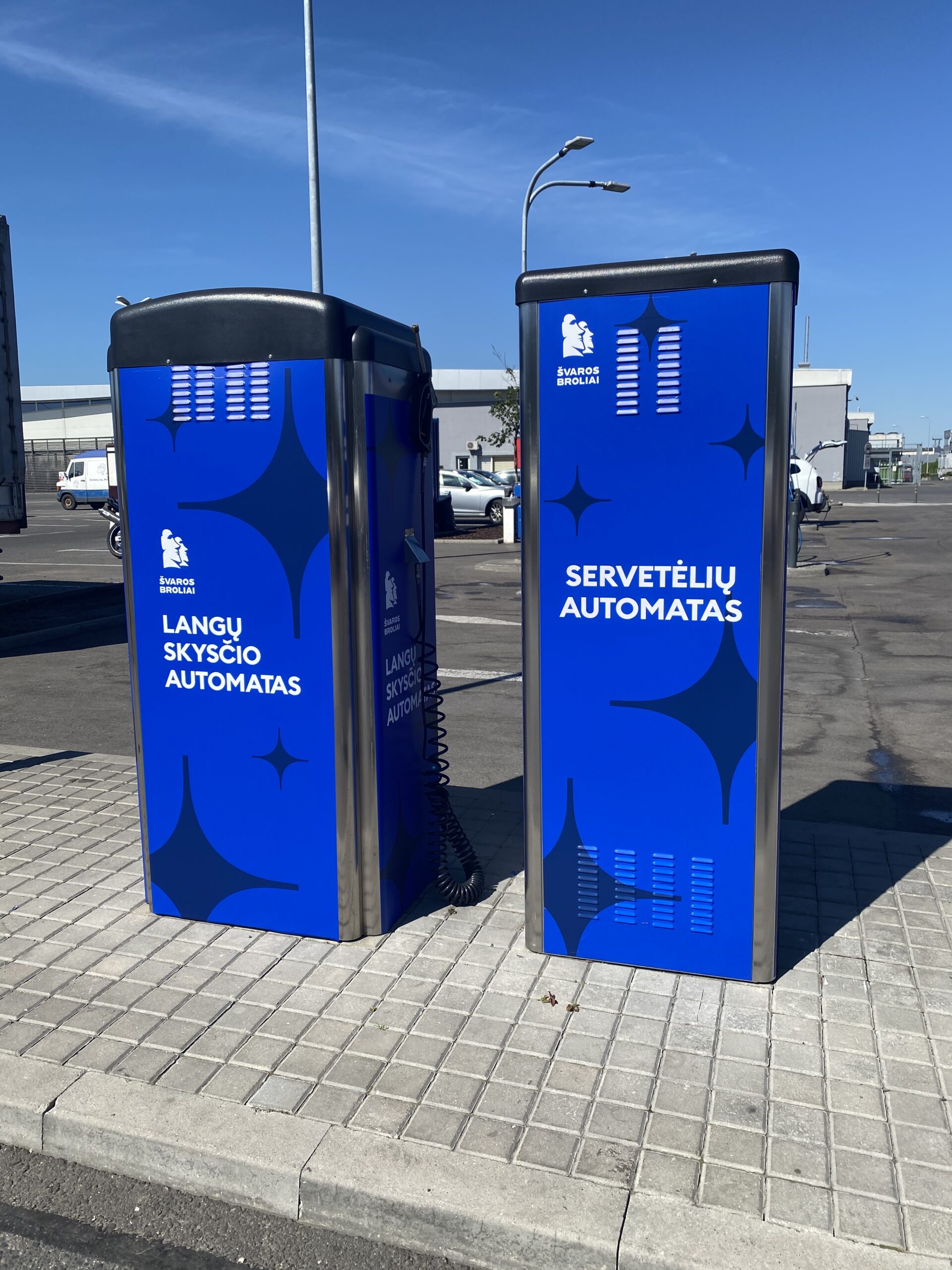 Savitarnos plovyklų apipavidalinimas – Rekoprint lipdukai ir tentai